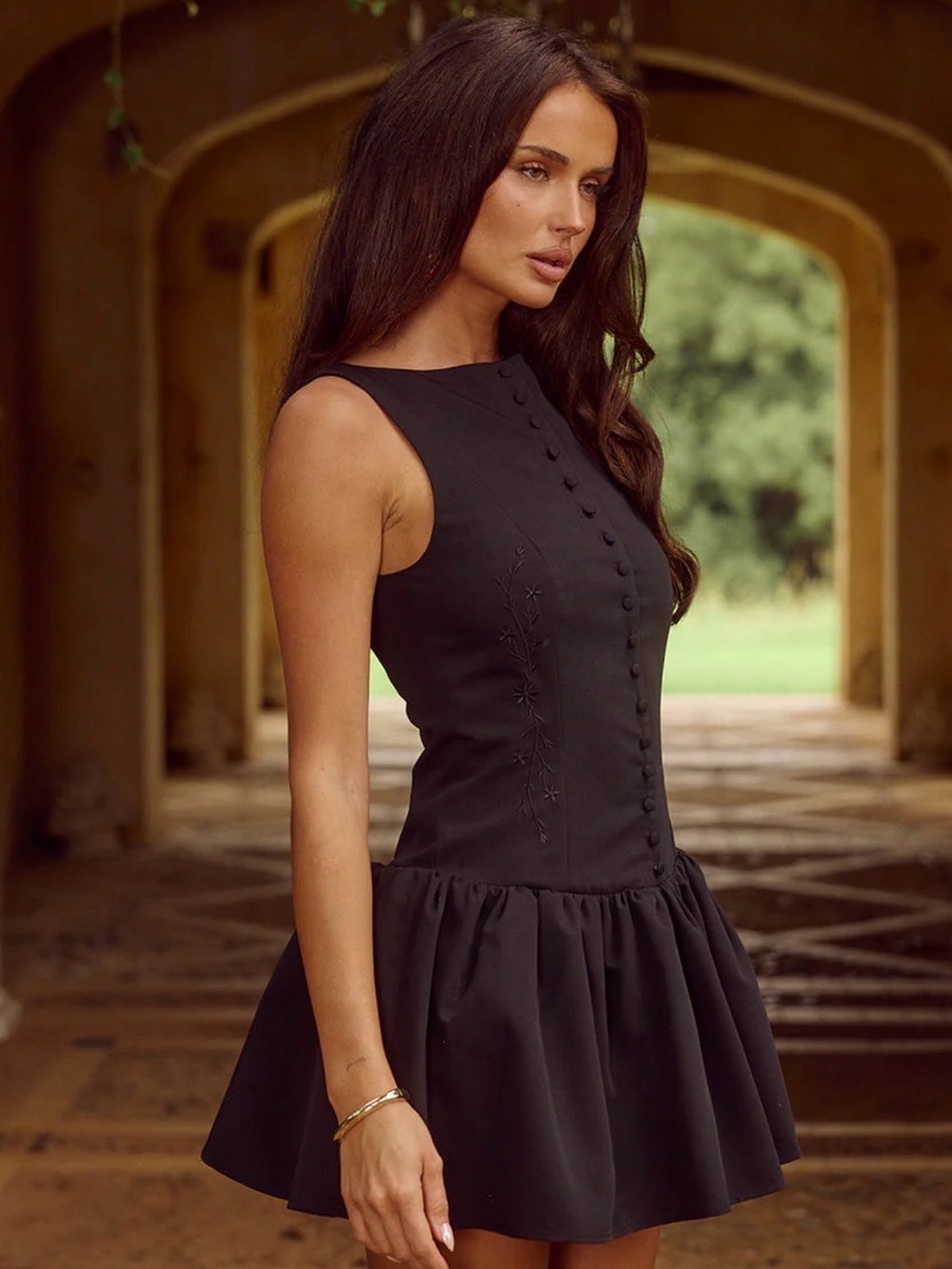 Sleeveless Black Mini Dress with Button-Front Bodice - Picture 4 of 5